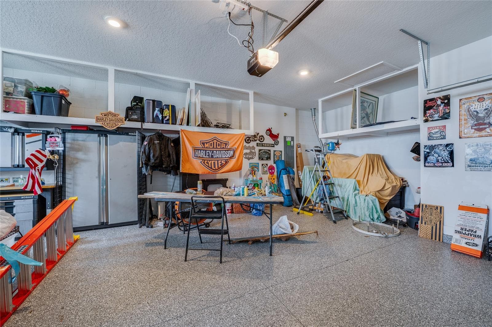 Coated garage floor - 1254 VENICE CT, DELAND