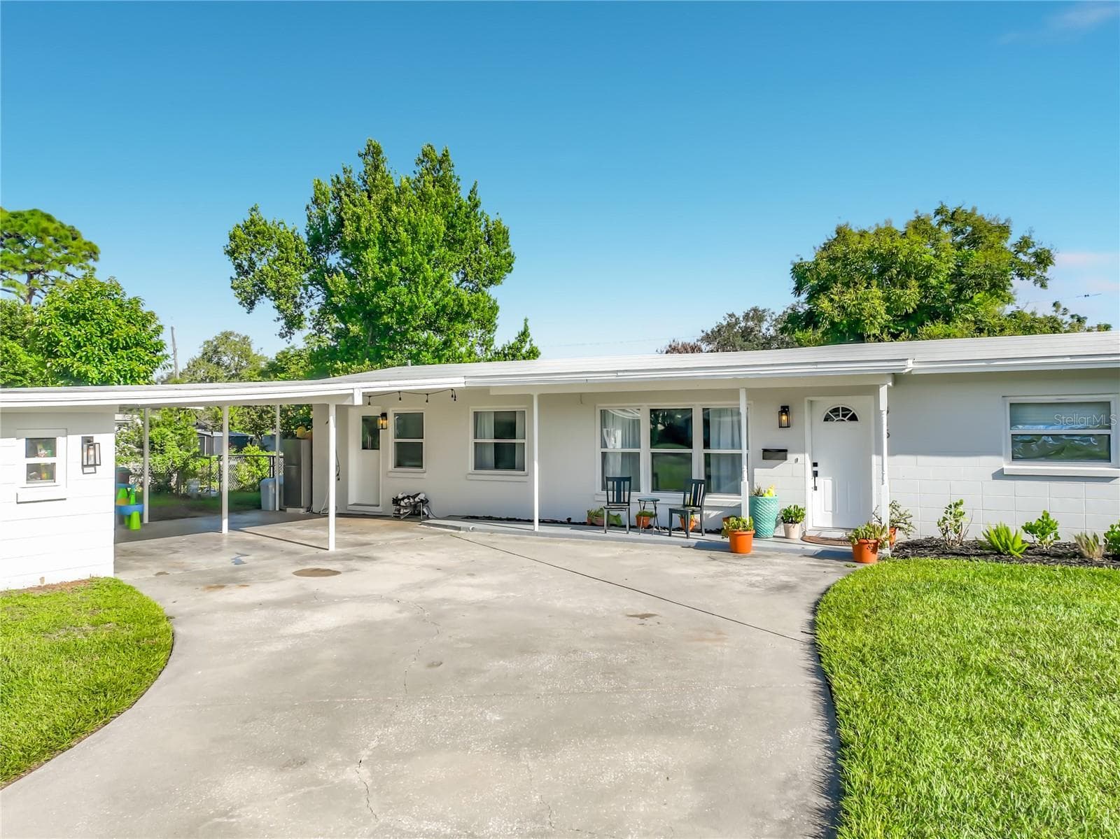 Single Family Residence at 815 ALFRED DR, ORLANDO, photo 2 of 42