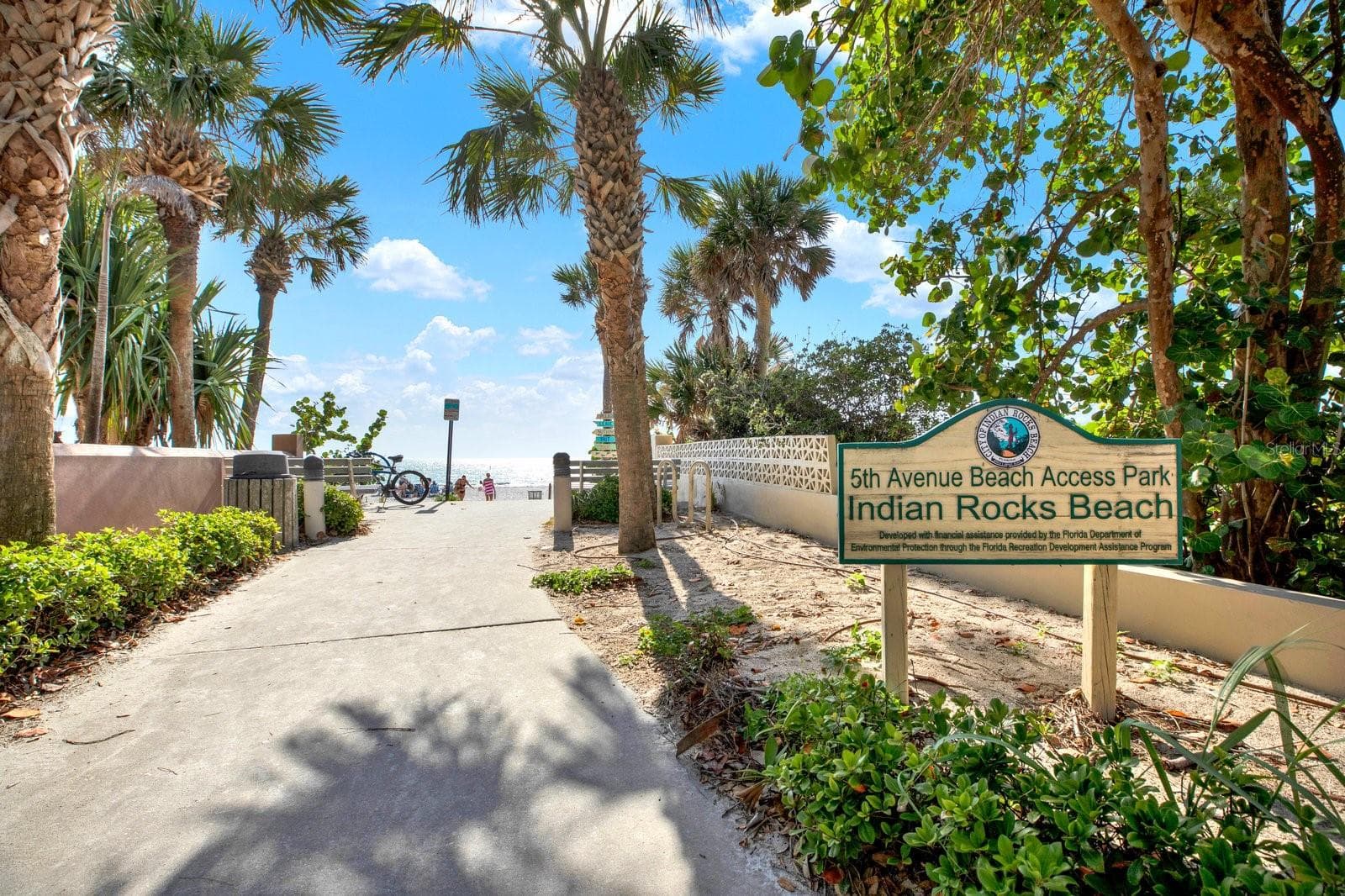 5 minutes to the beach! - 8253 137TH LN, SEMINOLE