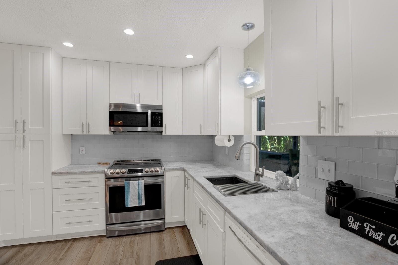 Single Family Residence at 8253 137TH LN, SEMINOLE, photo 12 of 42