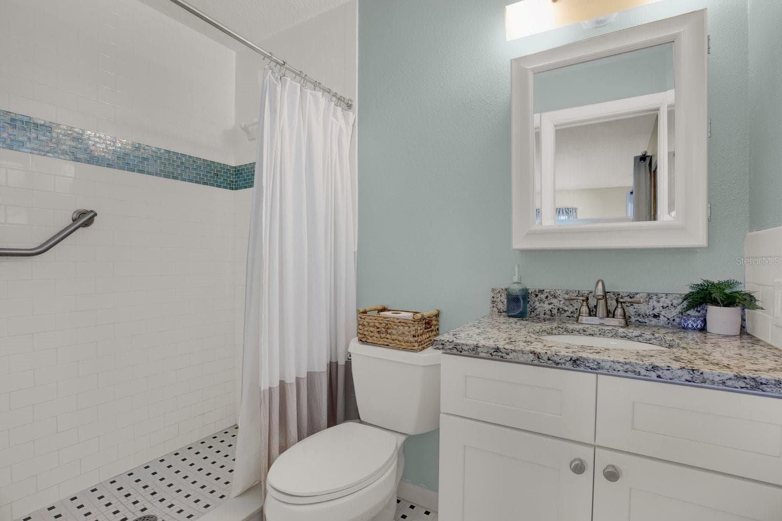 Primary full bathroom - 8253 137TH LN, SEMINOLE