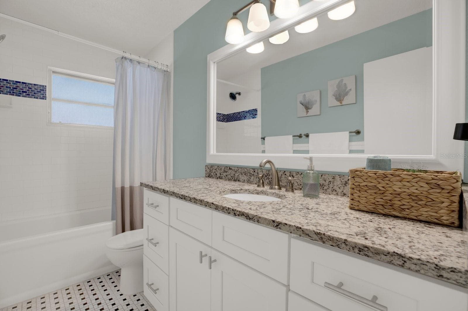 Secondary full bathroom - 8253 137TH LN, SEMINOLE