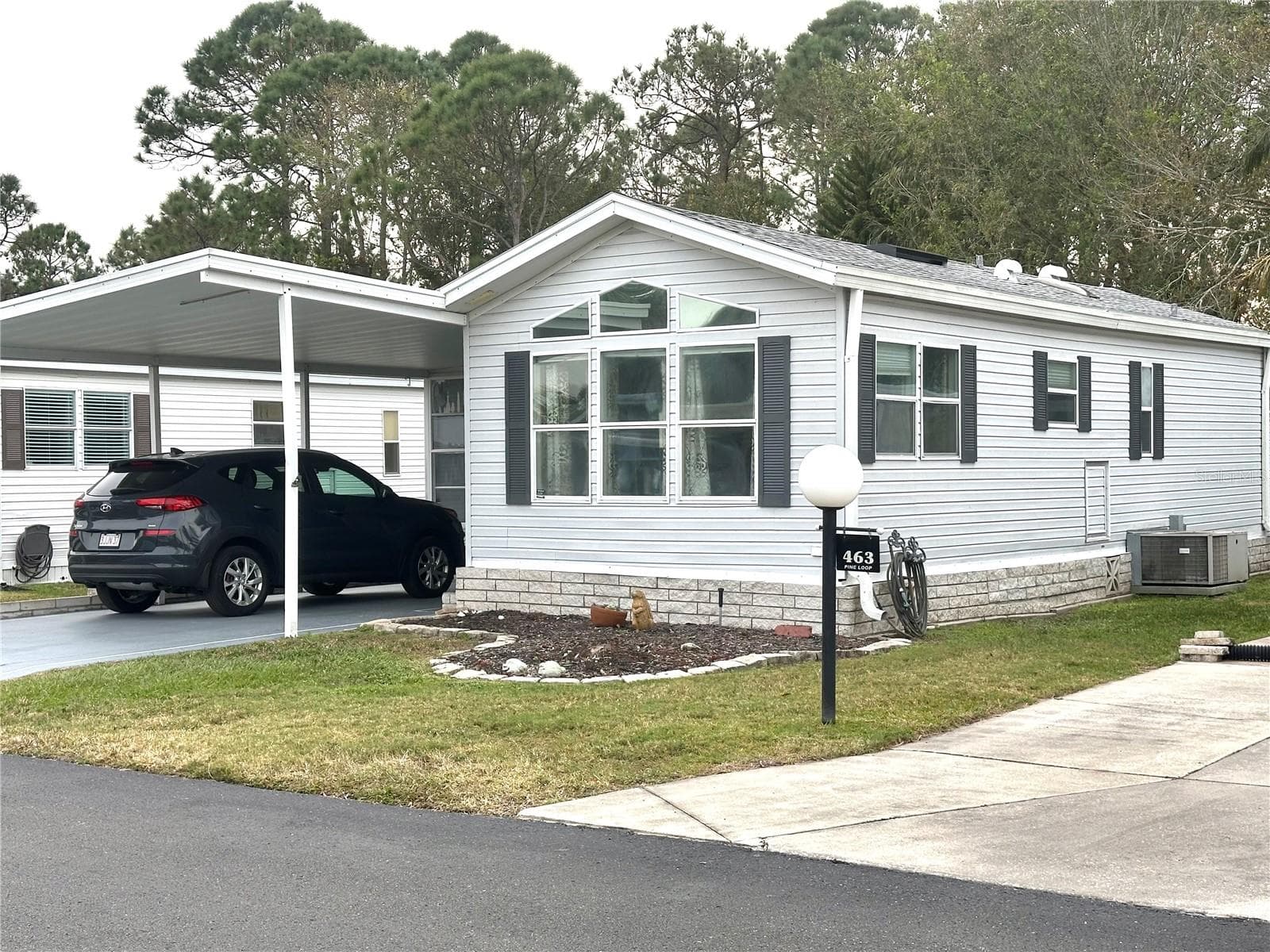 467 PINE LOOP