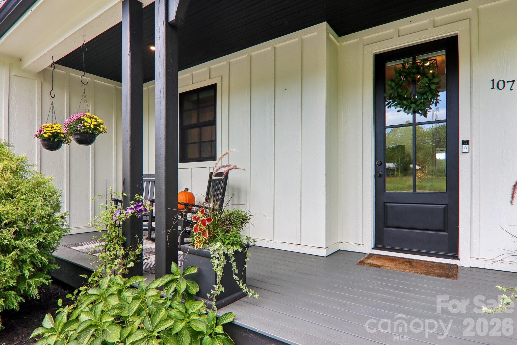 Front Porch - 107 New Pinner Place, Arden
