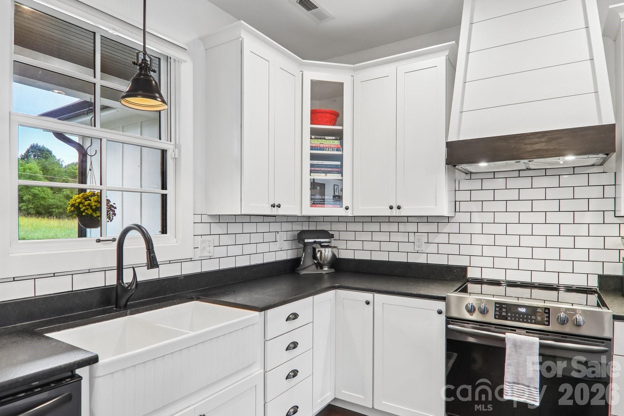 Single Family Residence at 107 New Pinner Place, Arden, photo 14 of 46