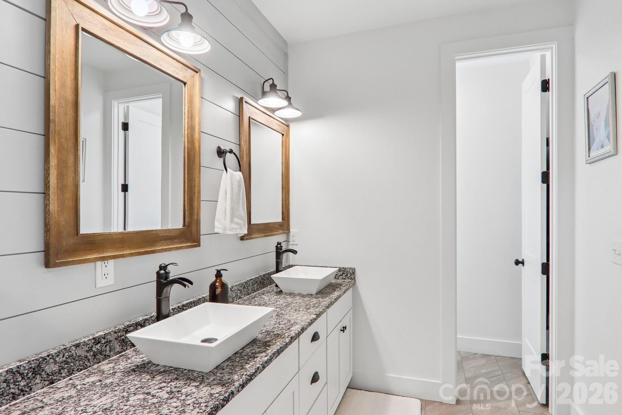 Master Bath Double sinks - 107 New Pinner Place, Arden