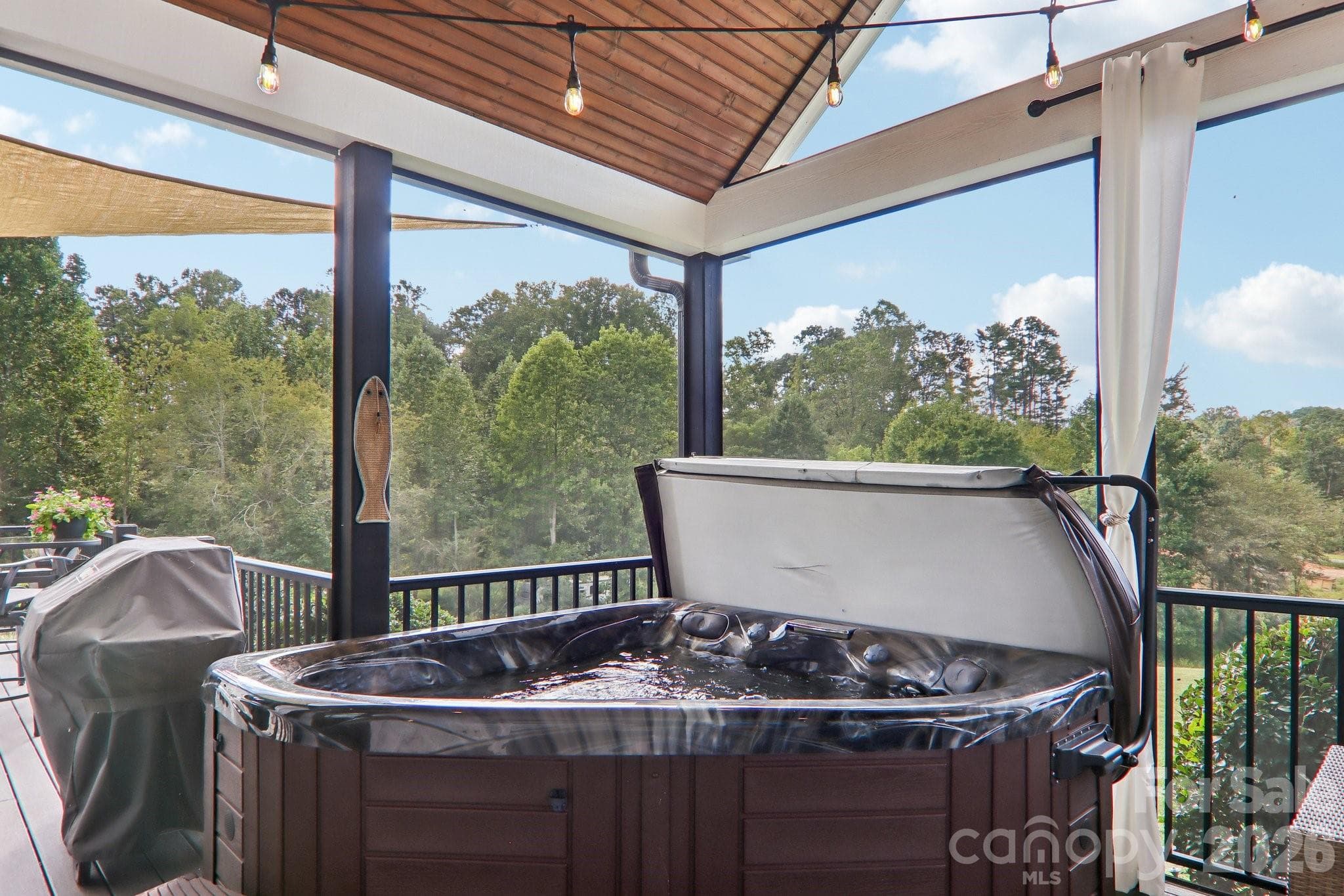 Back Porch Bath Tub - 107 New Pinner Place, Arden