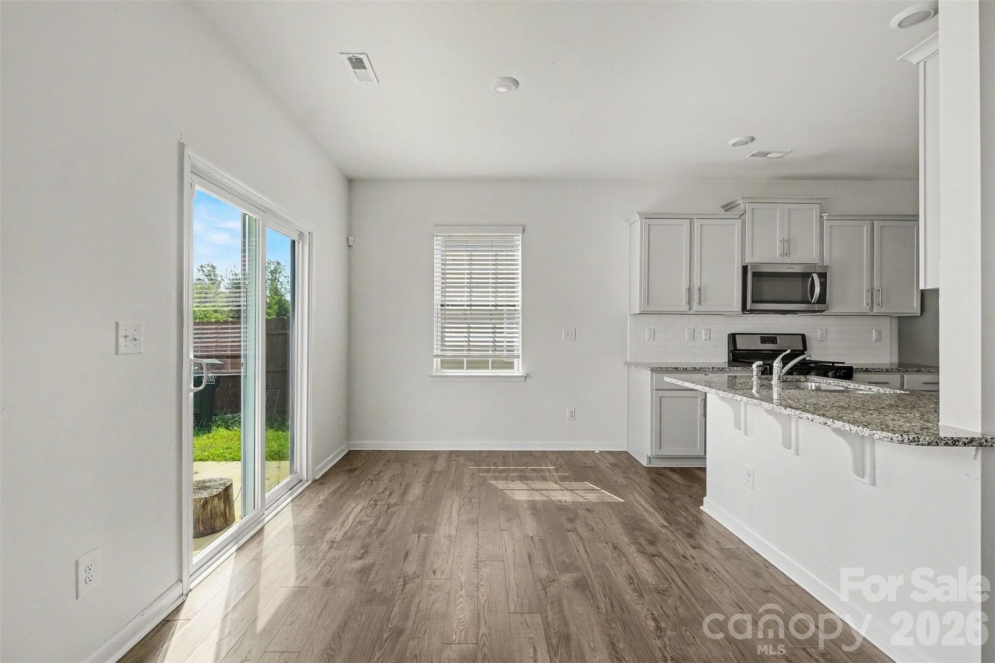Single Family Residence at 7577 Nolen Farm Drive, Gastonia, photo 5 of 34