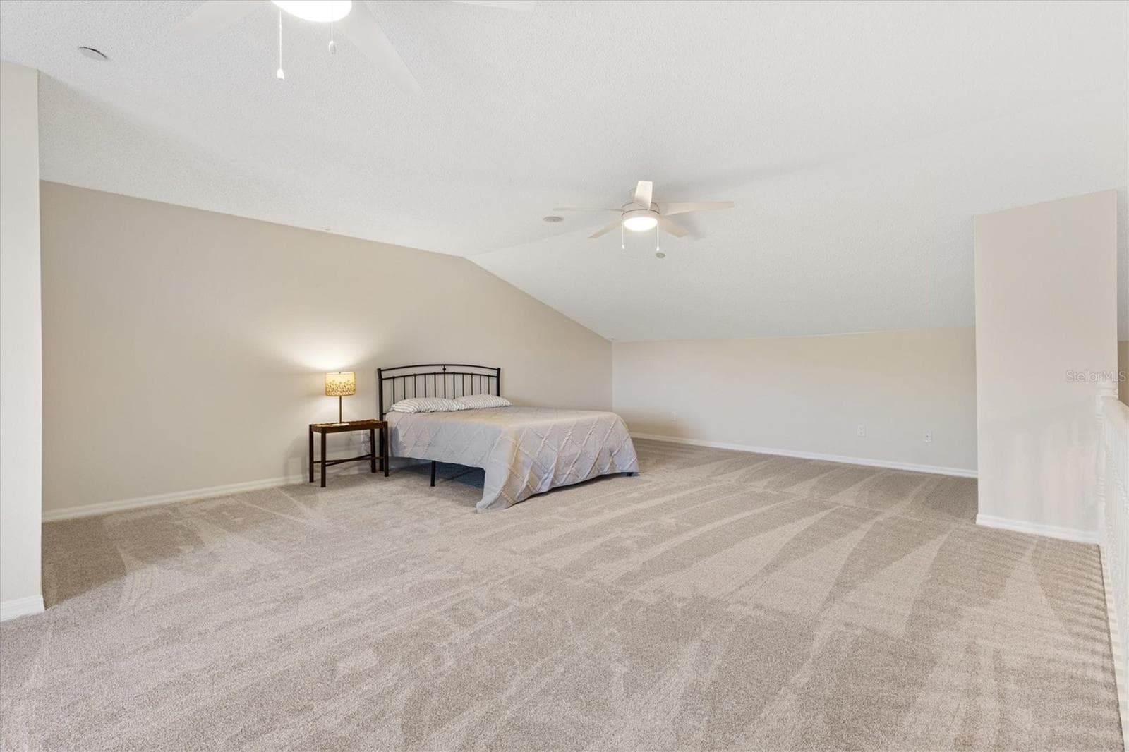 Huge 3rd Floor-Loft w/ Vaulted Ceilings - 1212 AVENIDA DE LAS CASAS #0, THE VILLAGES