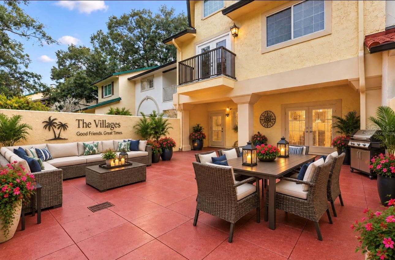 Virtually Staged 1st Floor-Spacious Outside Courtyard - 1212 AVENIDA DE LAS CASAS #0, THE VILLAGES