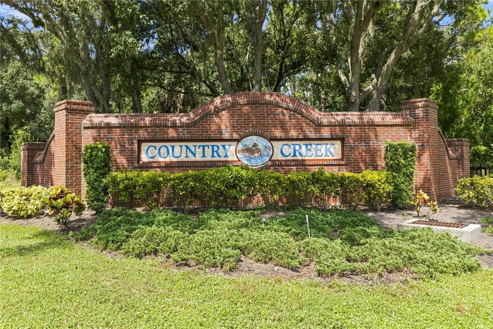 Single Family Residence at 127 MILL RUN E, BRADENTON, photo 3 of 40