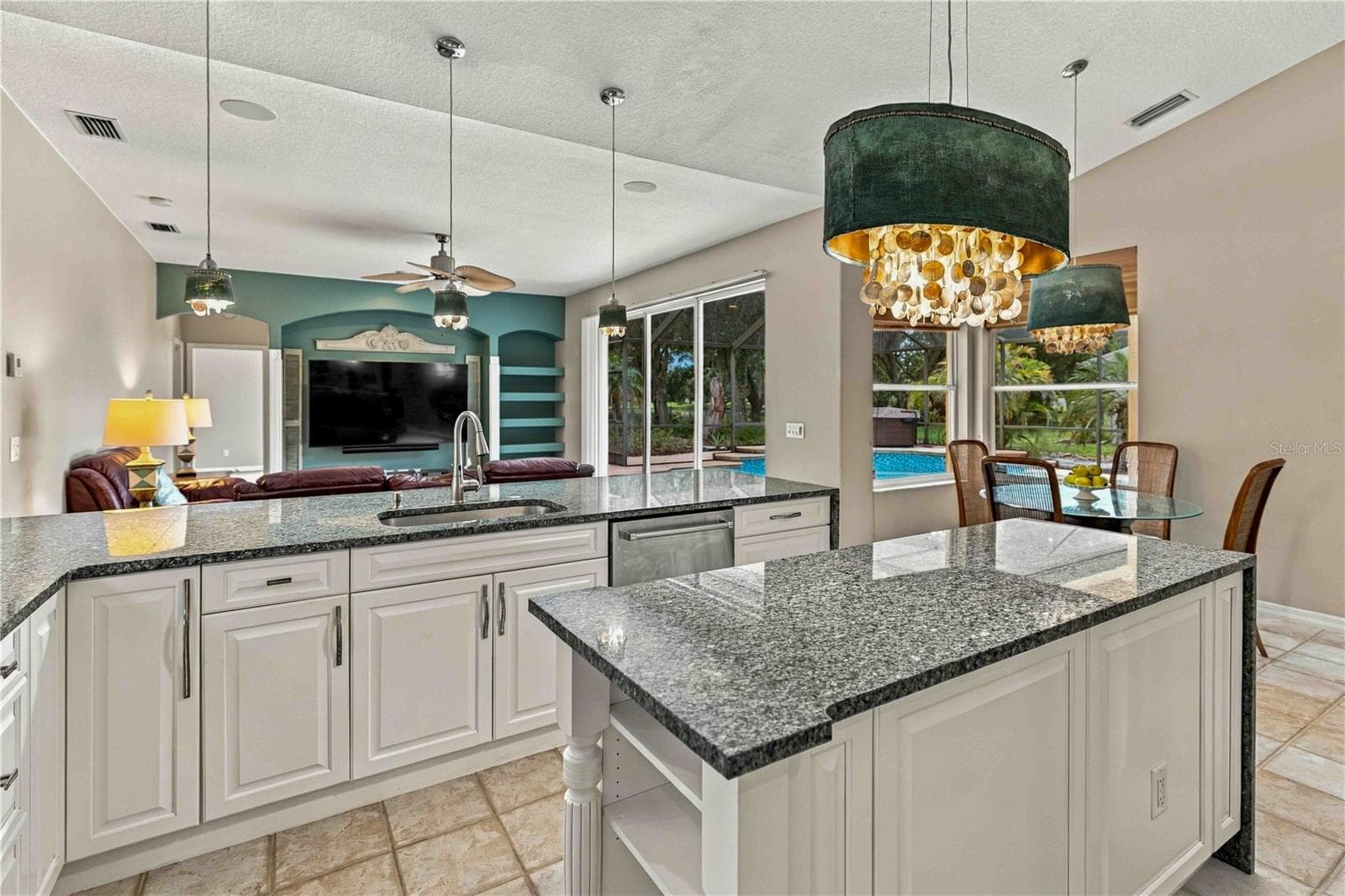 Single Family Residence at 127 MILL RUN E, BRADENTON, photo 13 of 40