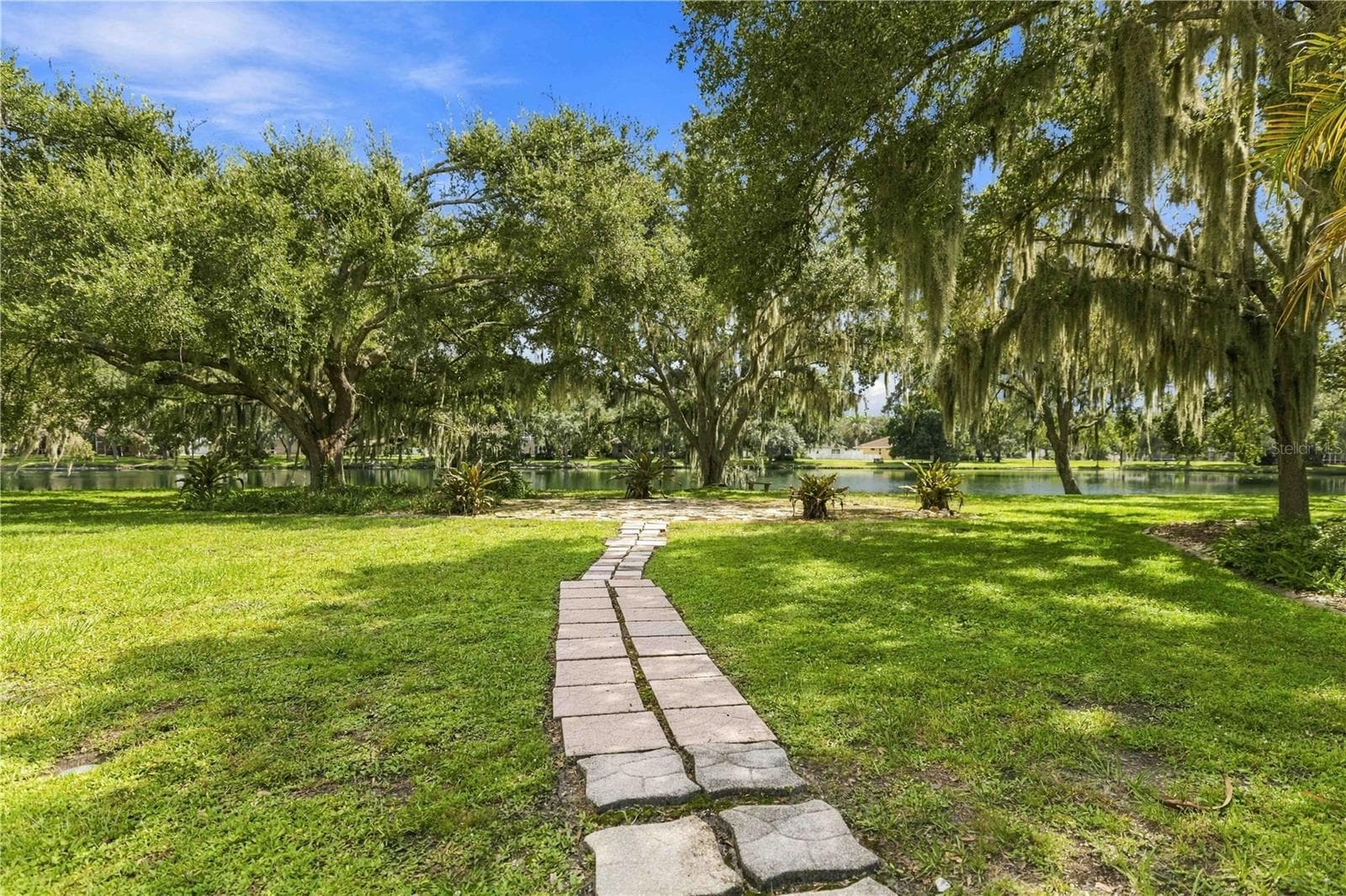 Single Family Residence at 127 MILL RUN E, BRADENTON, photo 27 of 40