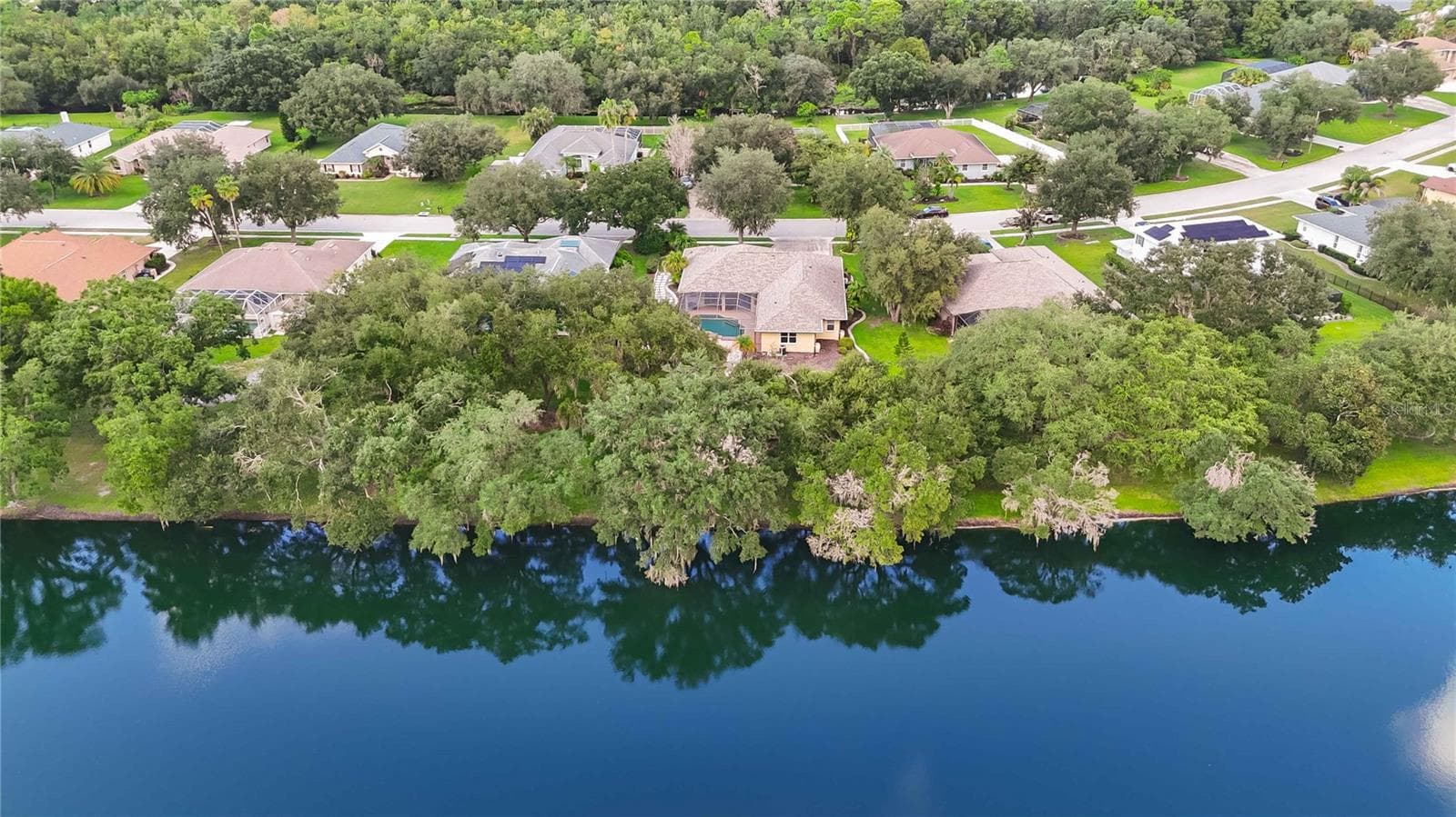 Single Family Residence at 127 MILL RUN E, BRADENTON, photo 34 of 40