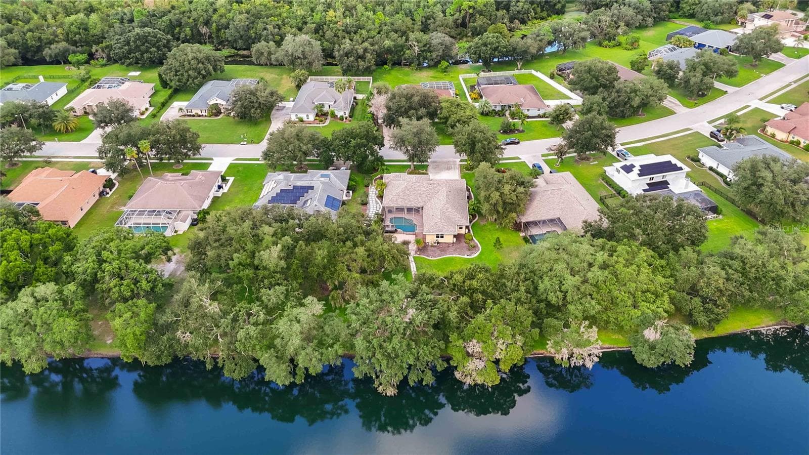 Single Family Residence at 127 MILL RUN E, BRADENTON, photo 36 of 40