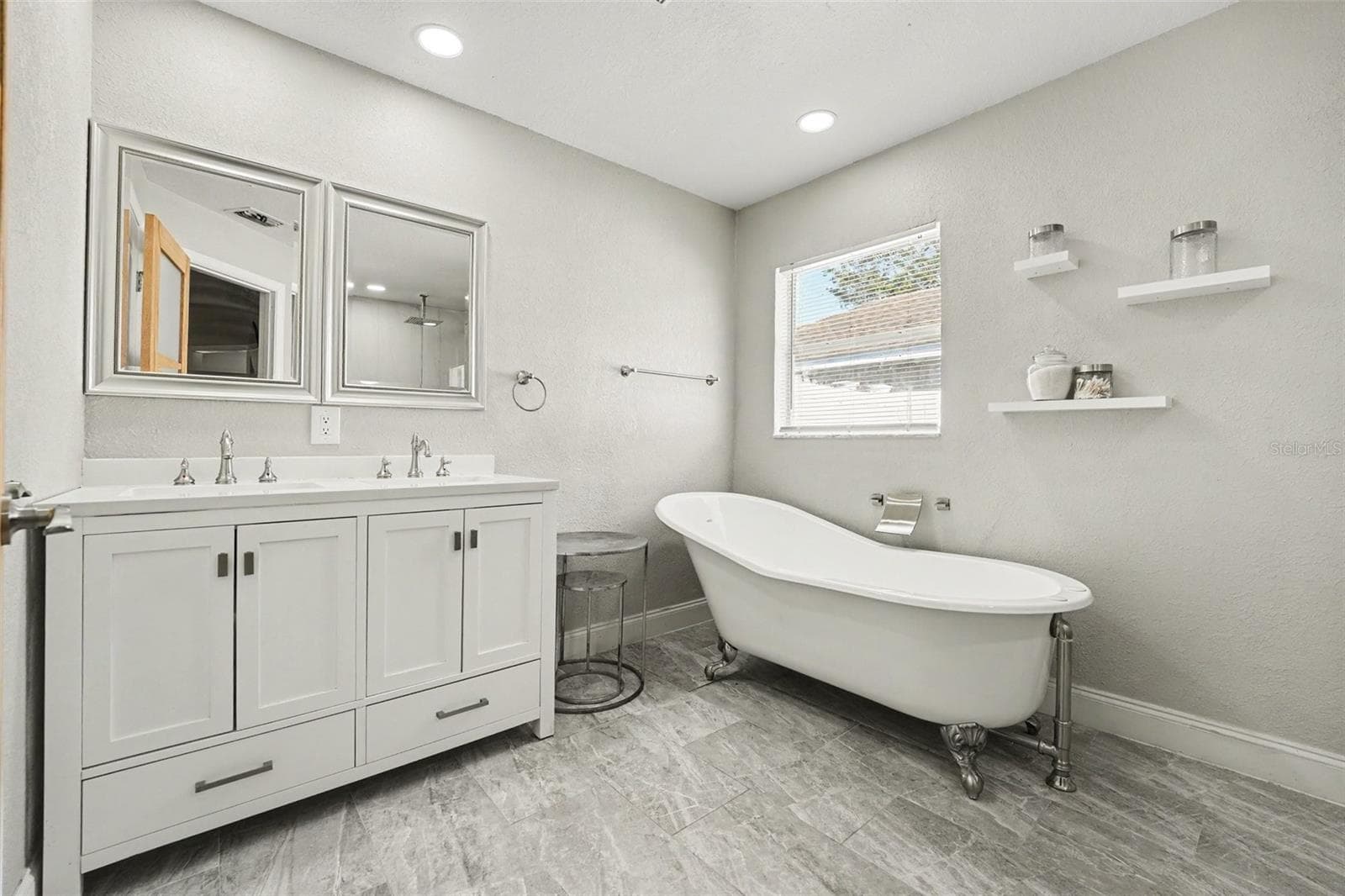 Single Family Residence at 8791 FORT SOCRUM VILLAGE WAY, LAKELAND, photo 19 of 30