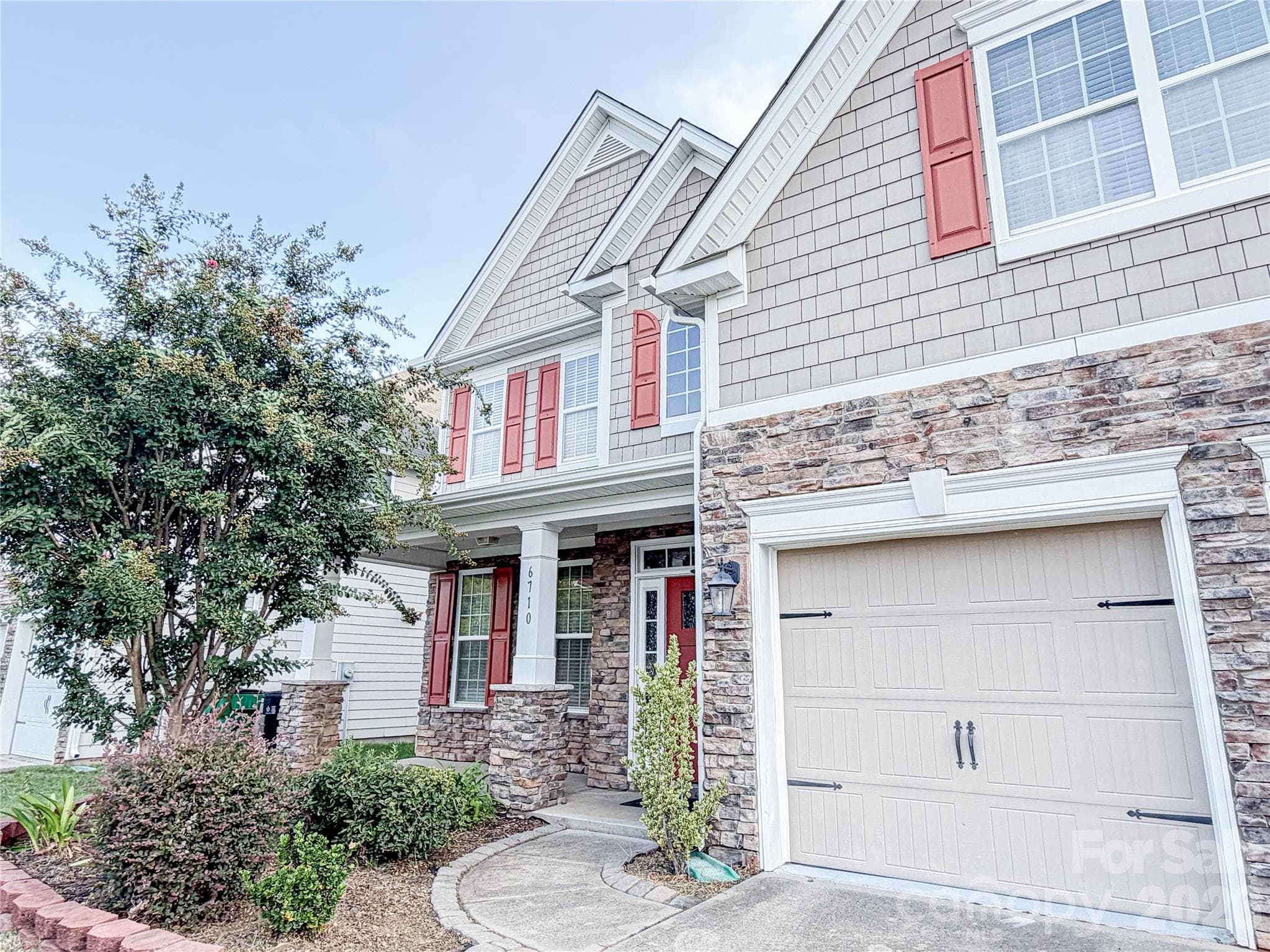 Single Family Residence at 6710 Alderson Drive, Charlotte, photo 2 of 35