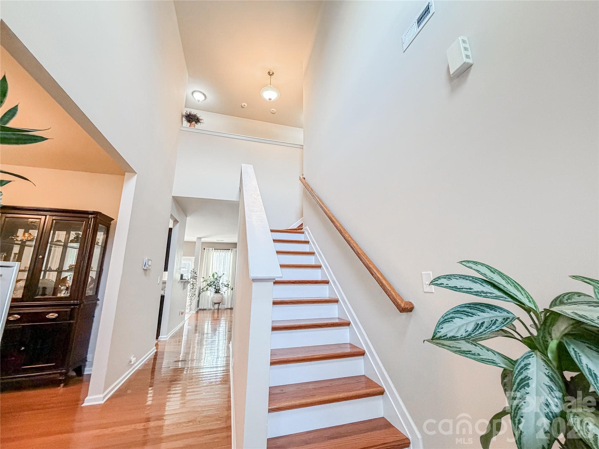 Single Family Residence at 6710 Alderson Drive, Charlotte, photo 3 of 35