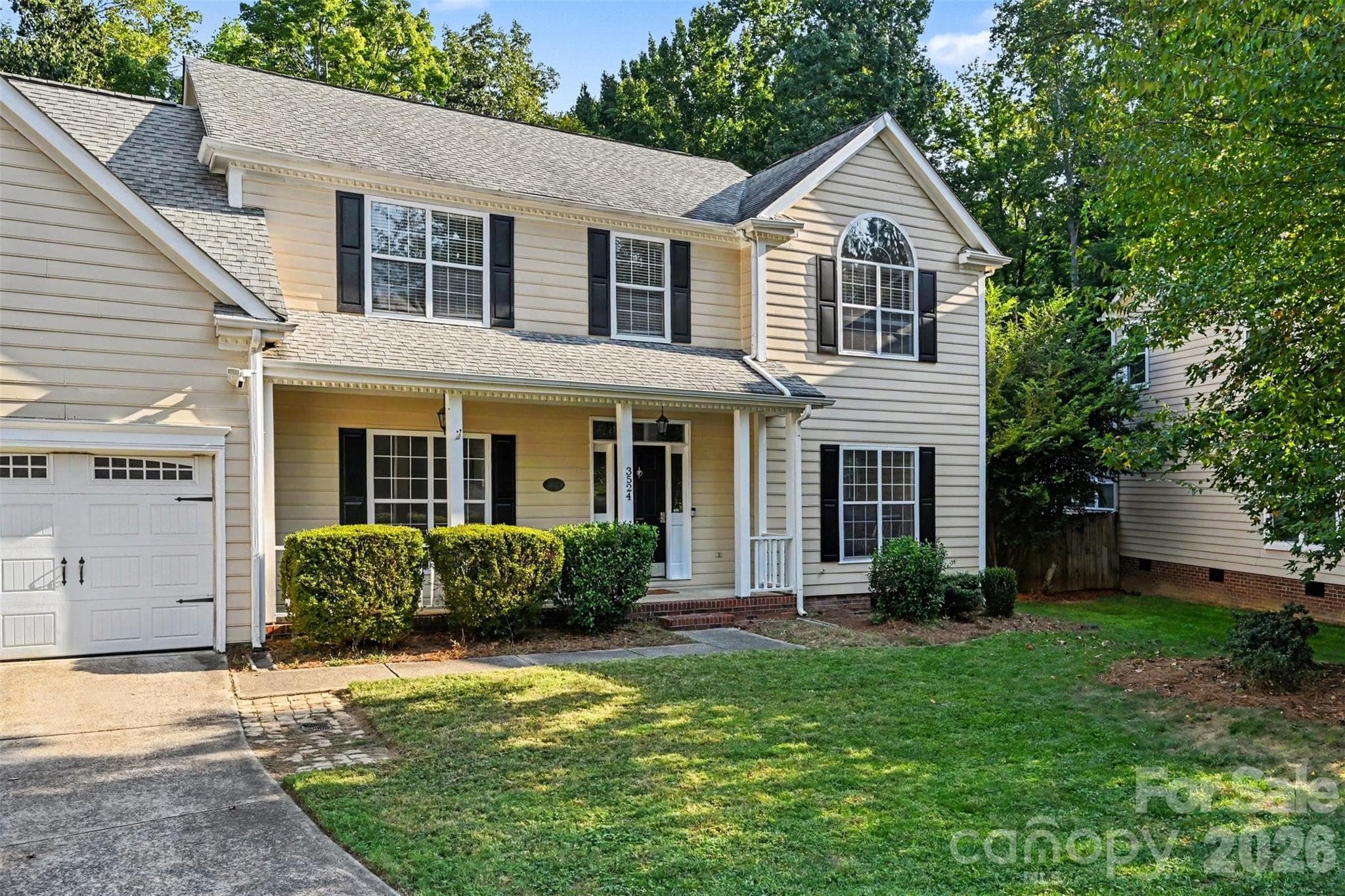 Single Family Residence at 3524 Crescent Knoll Drive, Matthews, photo 3 of 37