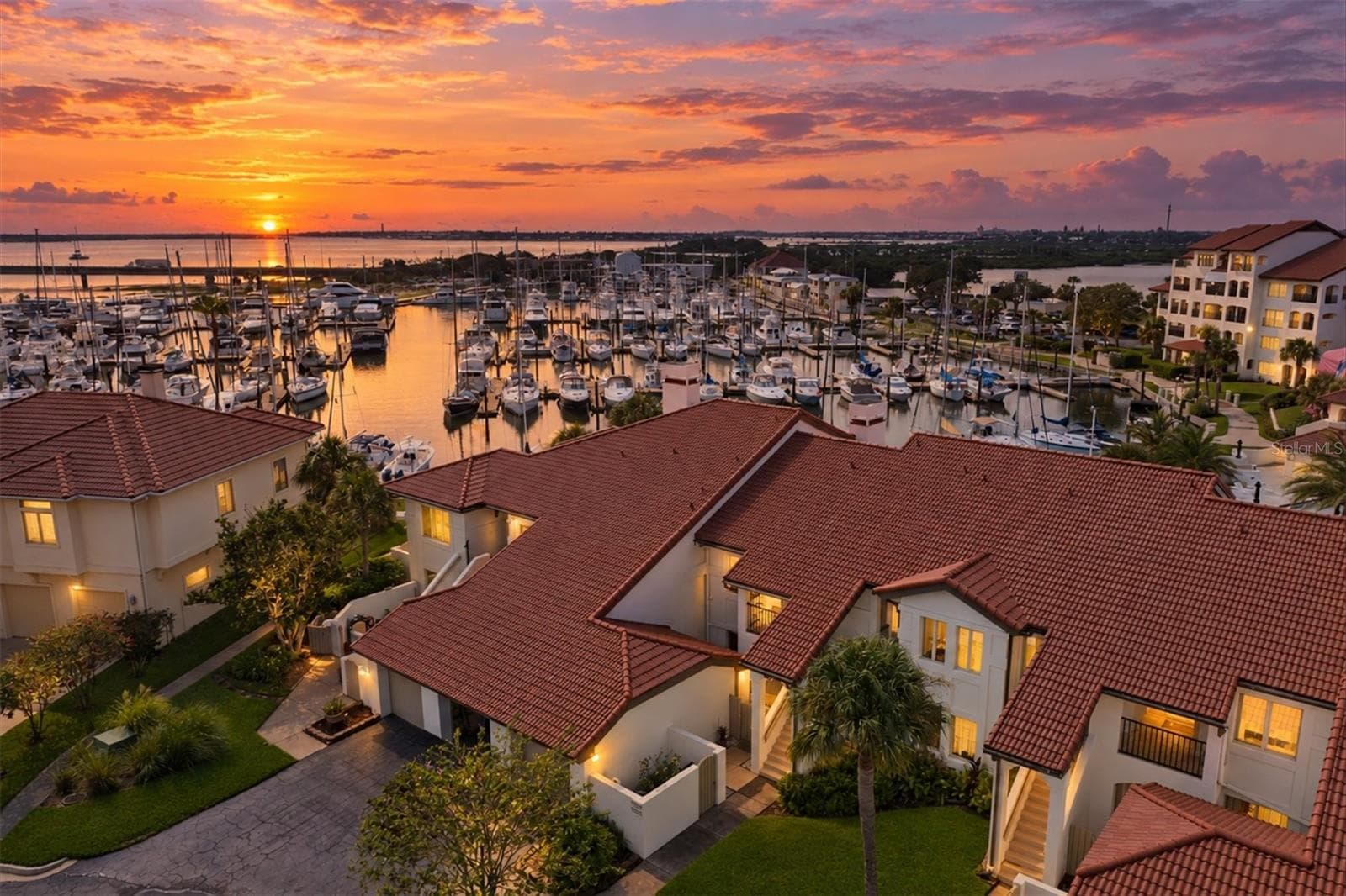 3506 HARBOR DR
