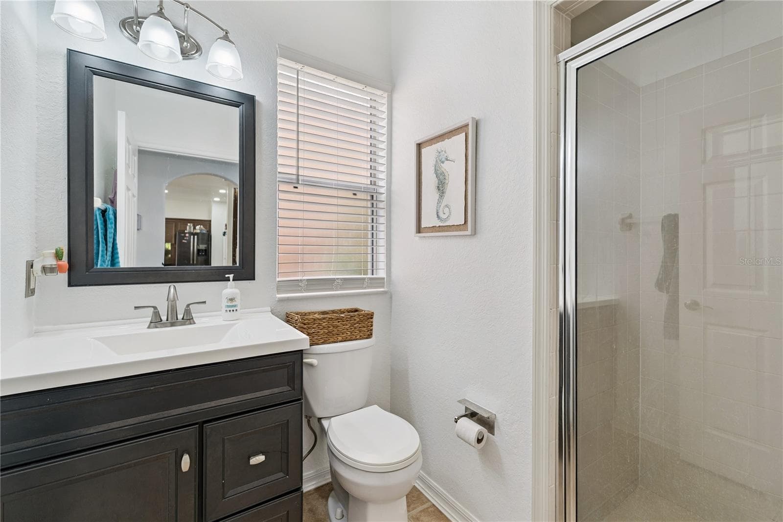 1st Floor Bathroom - 233 TOWERVIEW DR E, HAINES CITY