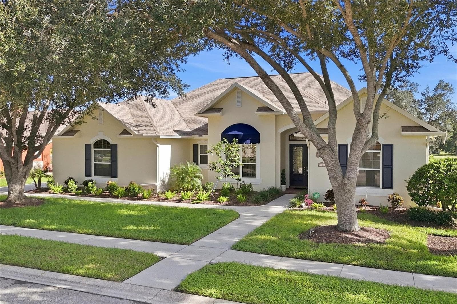 Single Family Residence at 9913 LAUREL VALLEY AVENUE CIR, BRADENTON, photo 3 of 57