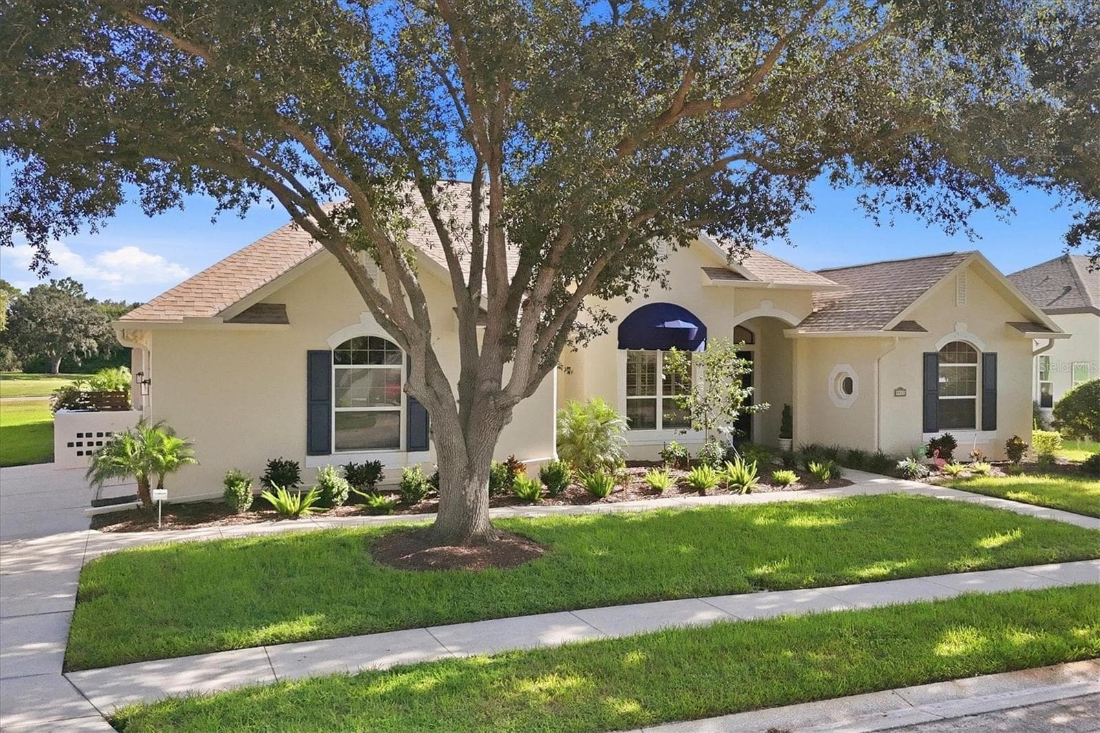 Single Family Residence at 9913 LAUREL VALLEY AVENUE CIR, BRADENTON, photo 2 of 57