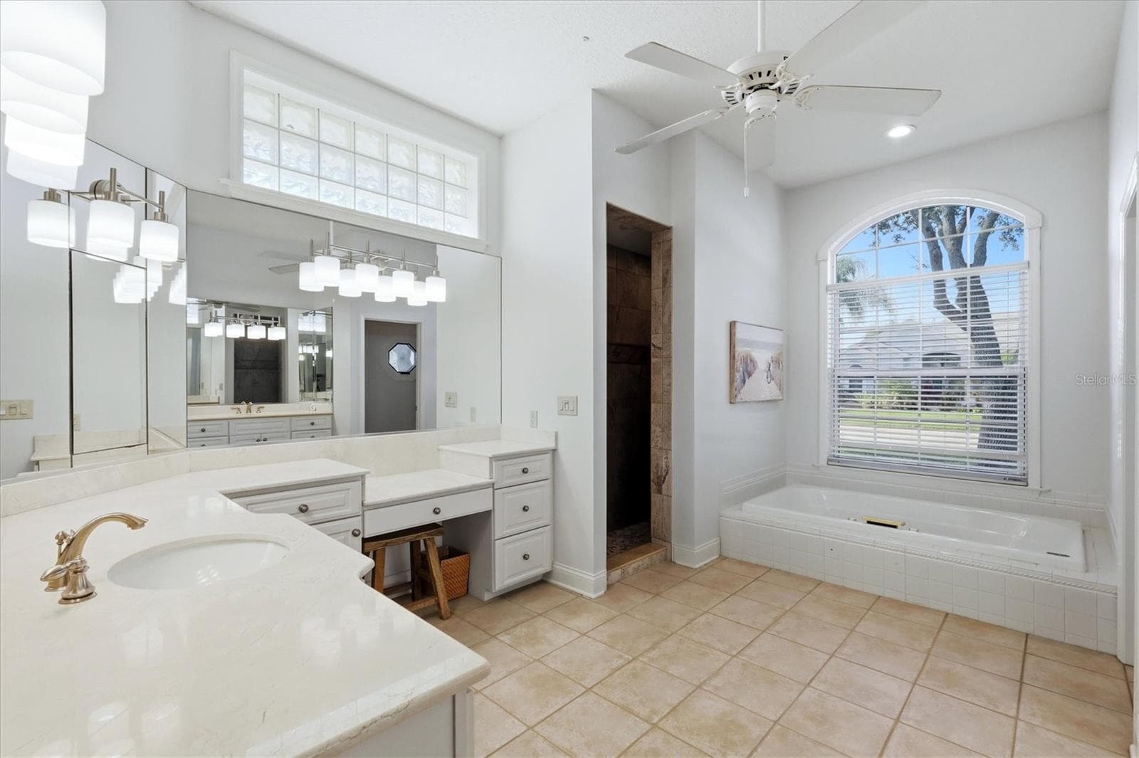 Single Family Residence at 9913 LAUREL VALLEY AVENUE CIR, BRADENTON, photo 20 of 57