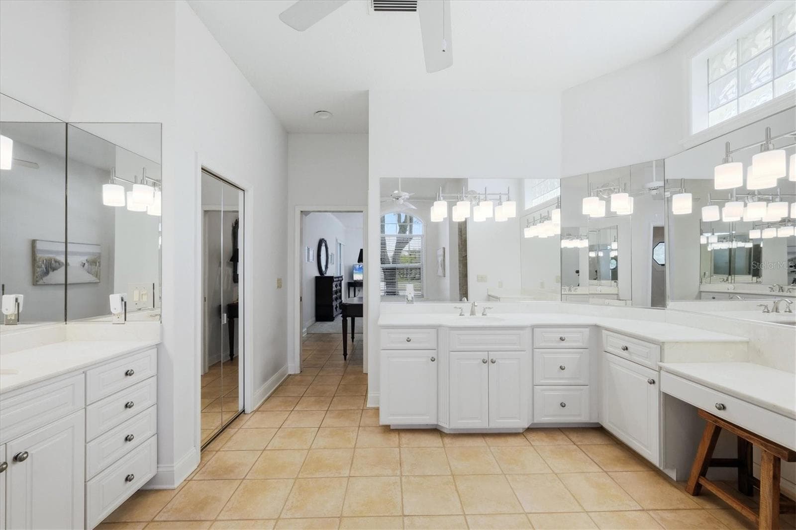 Single Family Residence at 9913 LAUREL VALLEY AVENUE CIR, BRADENTON, photo 21 of 57