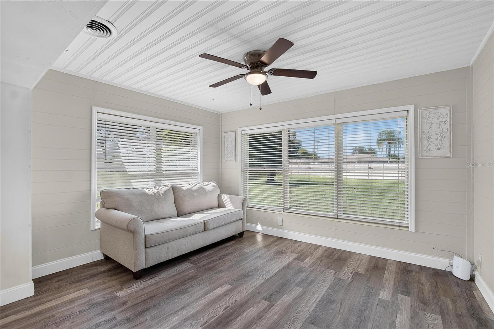 Single Family Residence at 1974 SOUTHVIEW RD, LARGO, photo 13 of 36