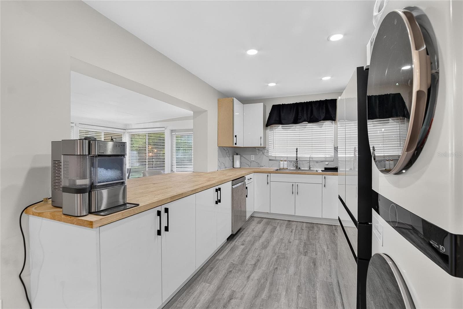 Single Family Residence at 1974 SOUTHVIEW RD, LARGO, photo 14 of 36
