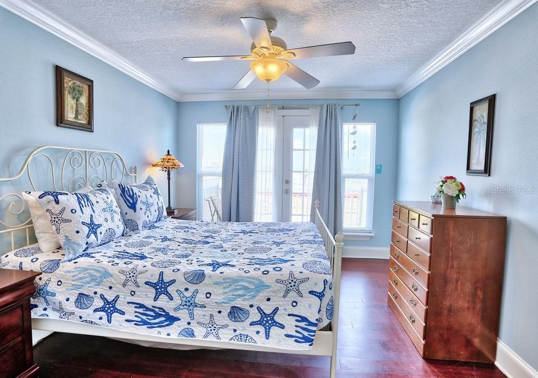 Single Family Residence at 5433 ESSEX AVE S, GULFPORT, photo 11 of 17