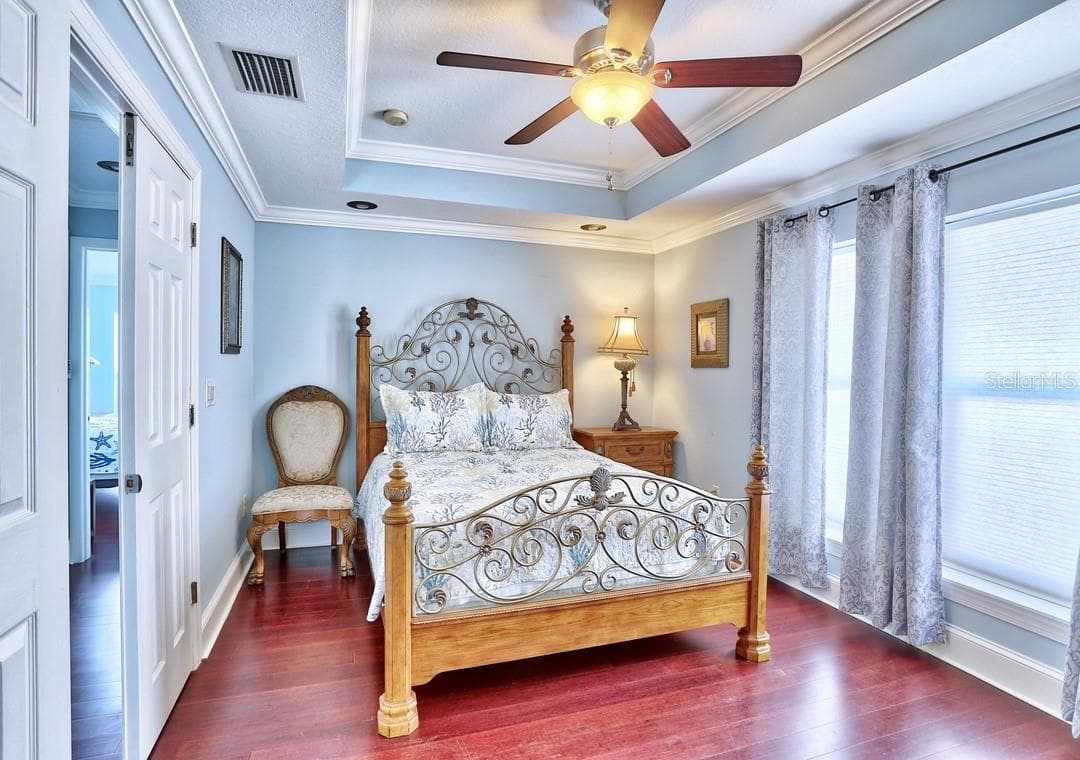 Single Family Residence at 5433 ESSEX AVE S, GULFPORT, photo 13 of 17