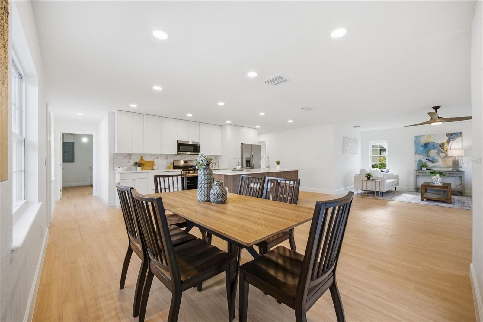 Single Family Residence at 615 E DAVIS BLVD, TAMPA, photo 15 of 89