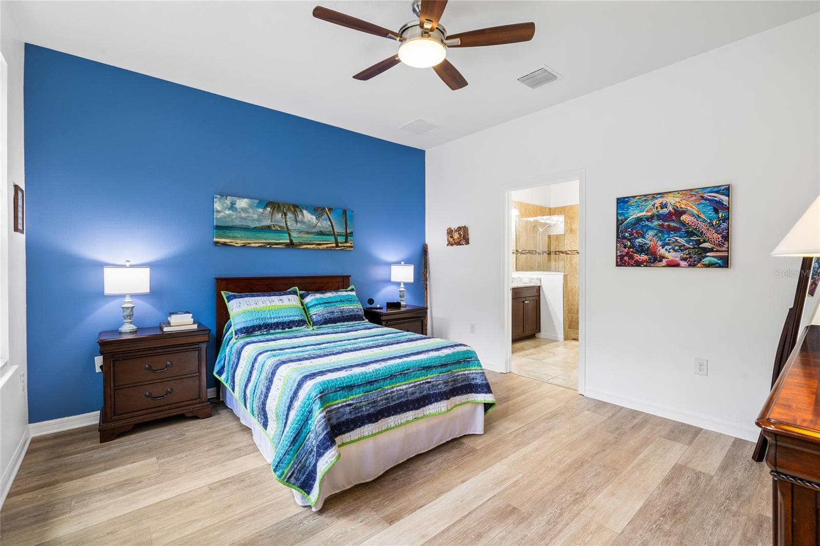 Primary Suite - looking to ensuite bath. - 8519 ARABELLA LN, SEMINOLE