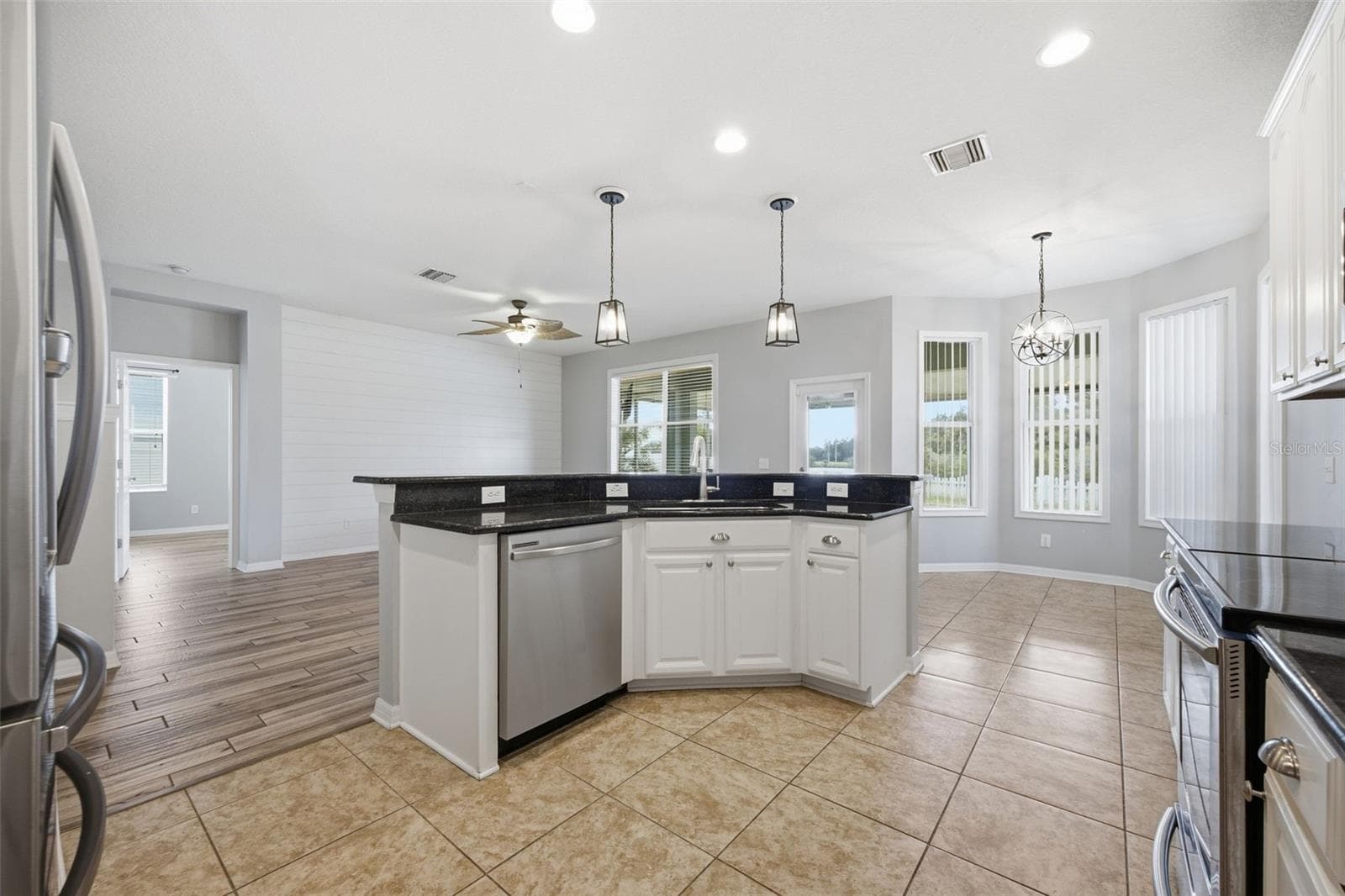 Single Family Residence at 7207 FOREST MERE DR, RIVERVIEW, photo 12 of 43