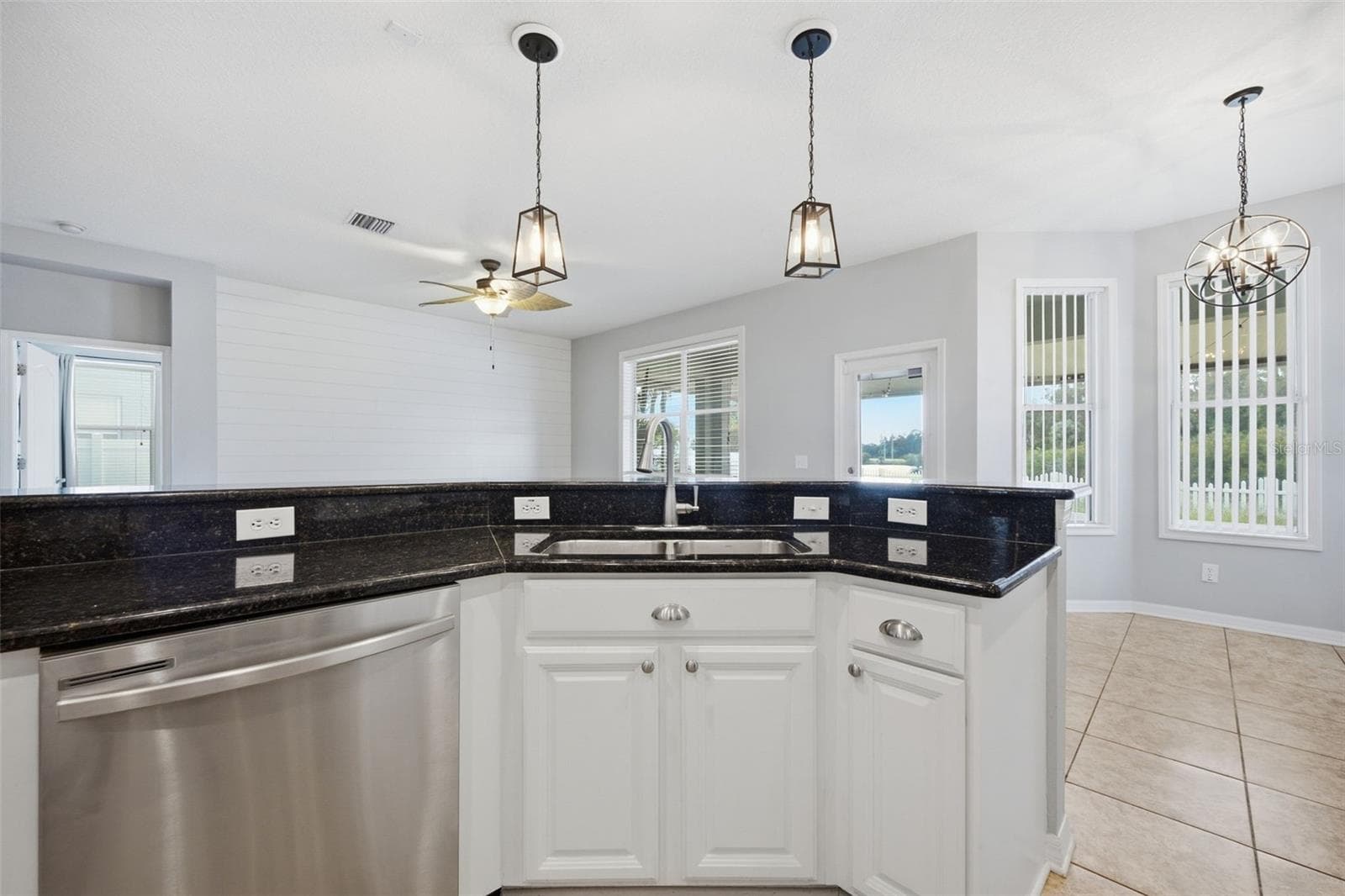 Single Family Residence at 7207 FOREST MERE DR, RIVERVIEW, photo 13 of 43