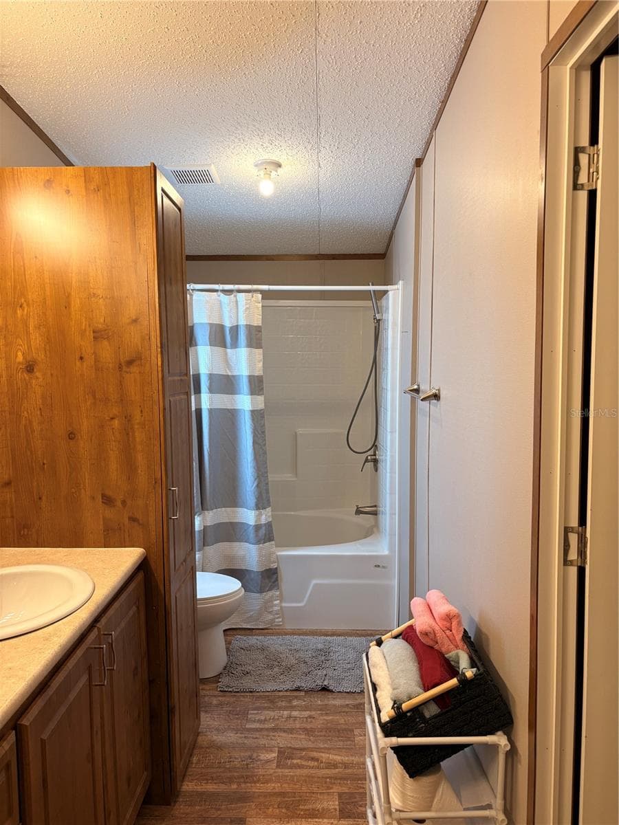 Manufactured Home at 1012 WARDEN LN, IMMOKALEE, photo 8 of 31