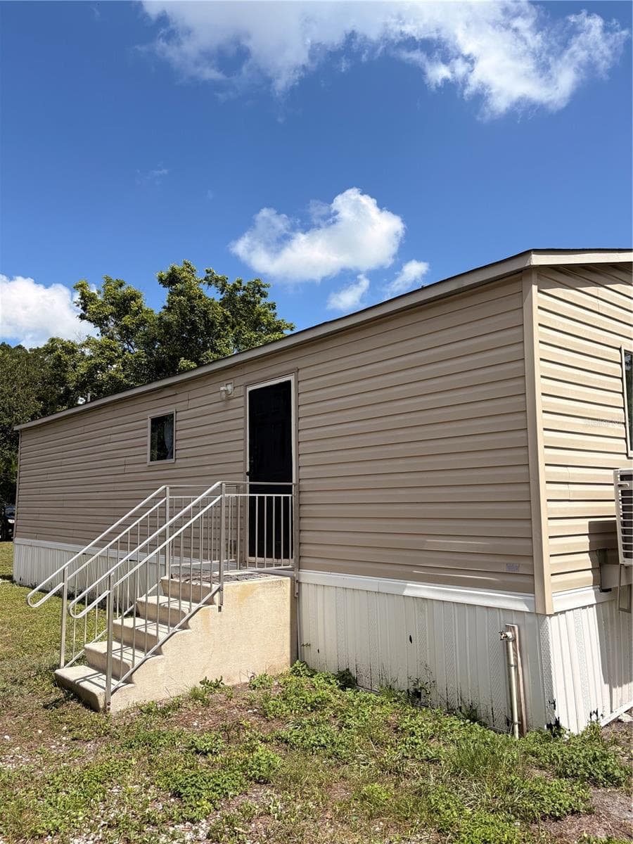 Manufactured Home at 1012 WARDEN LN, IMMOKALEE, photo 28 of 31