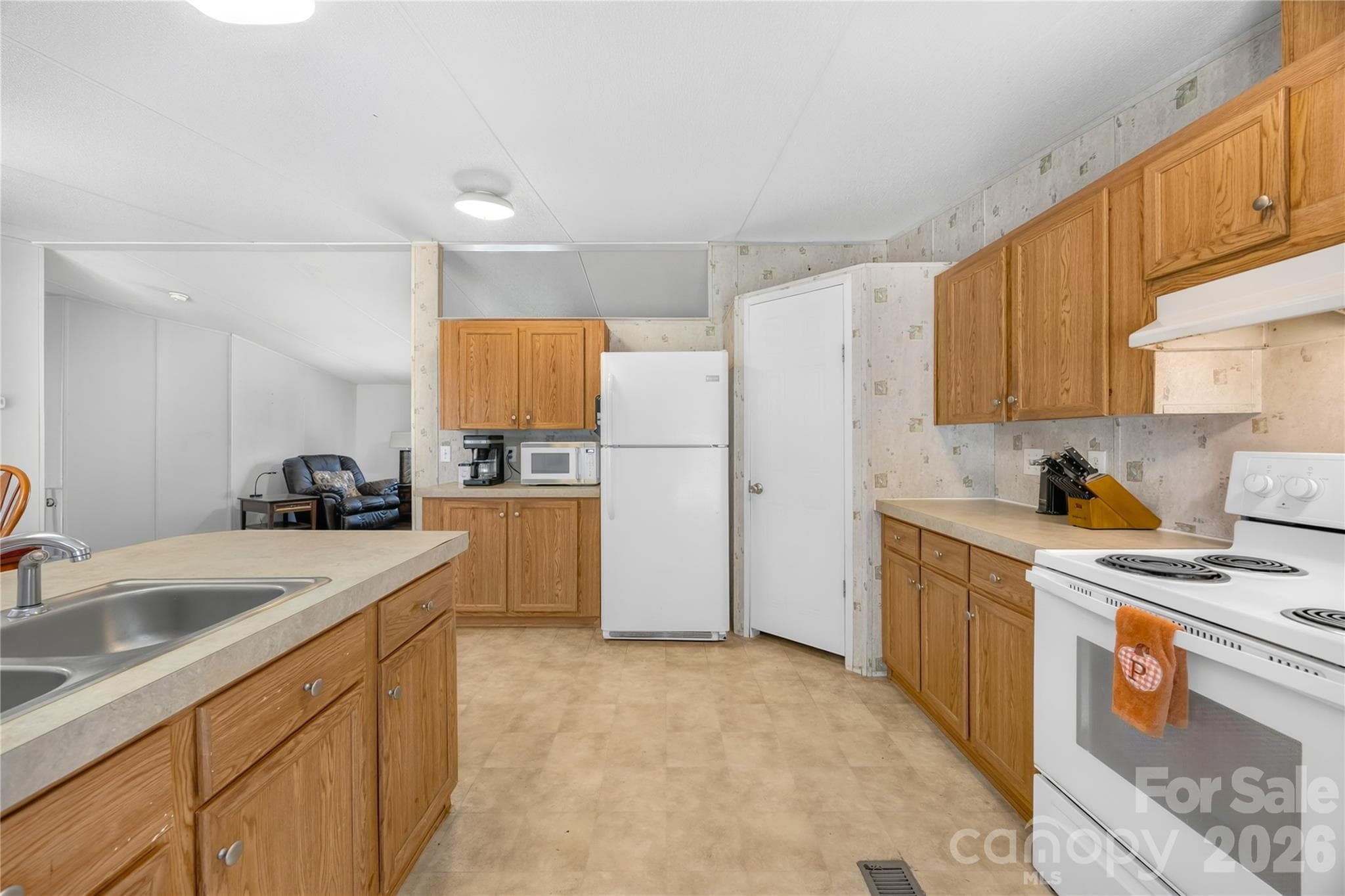 Single Family Residence at 506 Salem Church Road, Maiden, photo 14 of 31