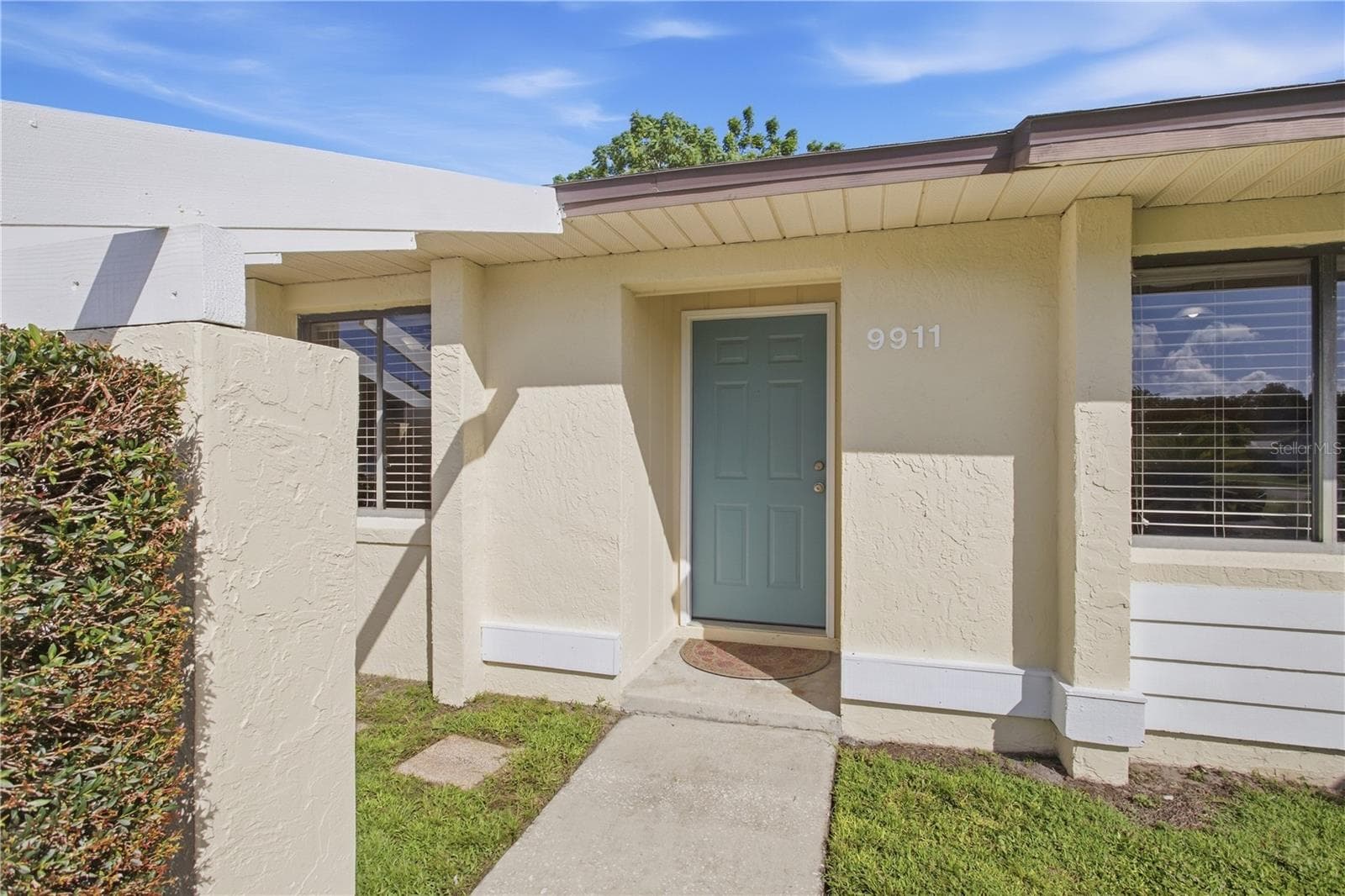 Front entrance - 9911 LANCEWOOD ST, ORLANDO