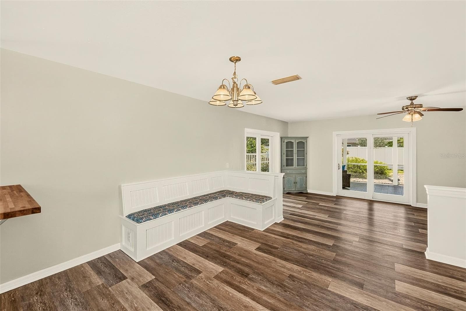 Single Family Residence at 809 JACARANDA DR, LARGO, photo 9 of 60
