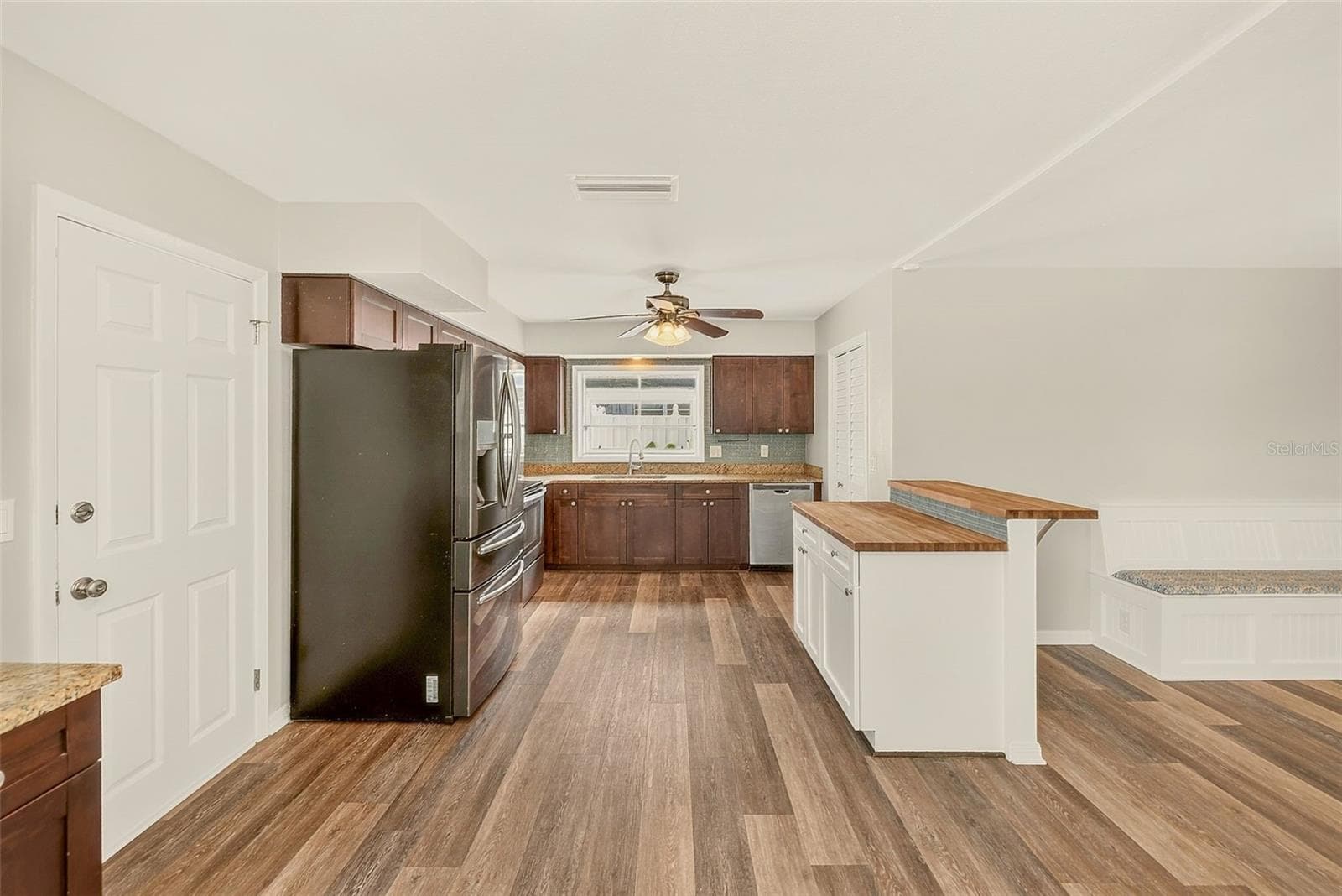 Single Family Residence at 809 JACARANDA DR, LARGO, photo 13 of 60