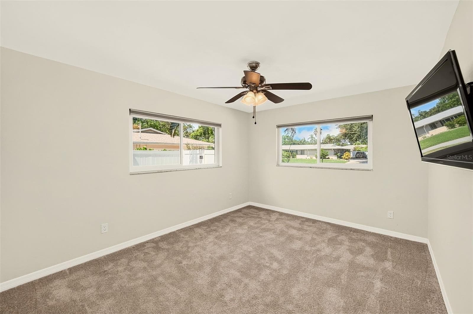 Single Family Residence at 809 JACARANDA DR, LARGO, photo 27 of 60