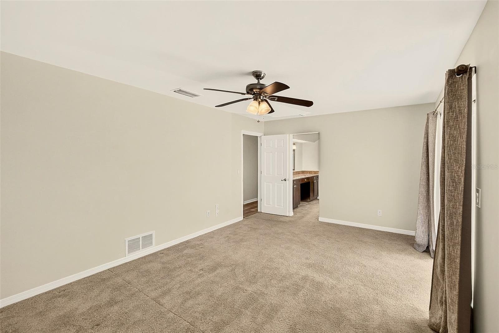 Single Family Residence at 809 JACARANDA DR, LARGO, photo 32 of 60