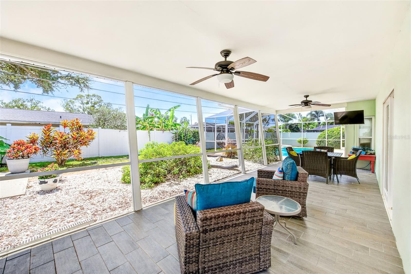 Single Family Residence at 809 JACARANDA DR, LARGO, photo 45 of 60