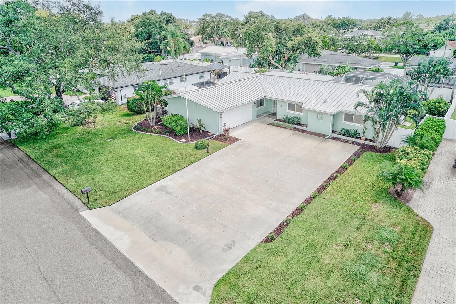 Single Family Residence at 809 JACARANDA DR, LARGO, photo 53 of 60
