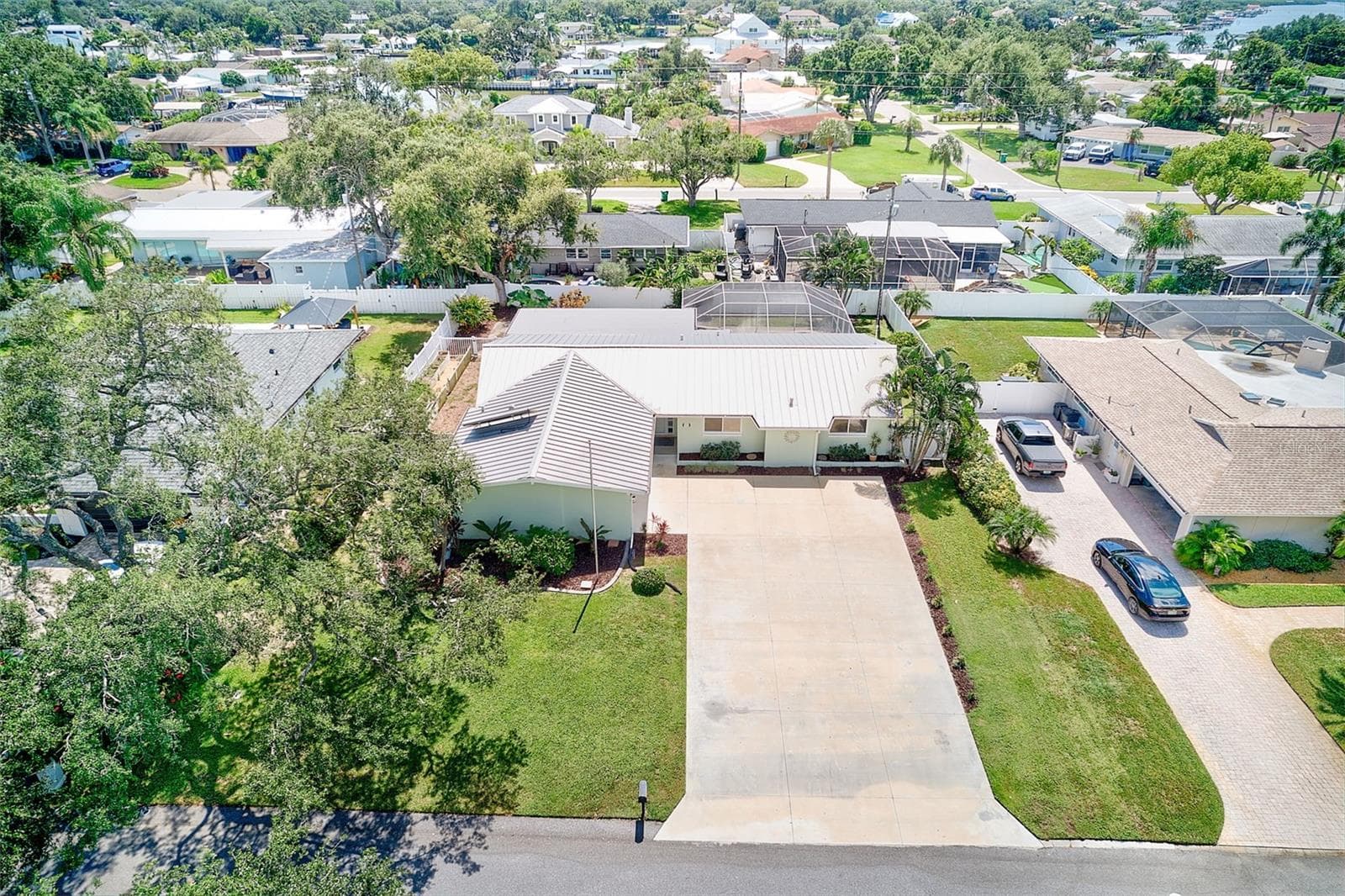 Single Family Residence at 809 JACARANDA DR, LARGO, photo 54 of 60