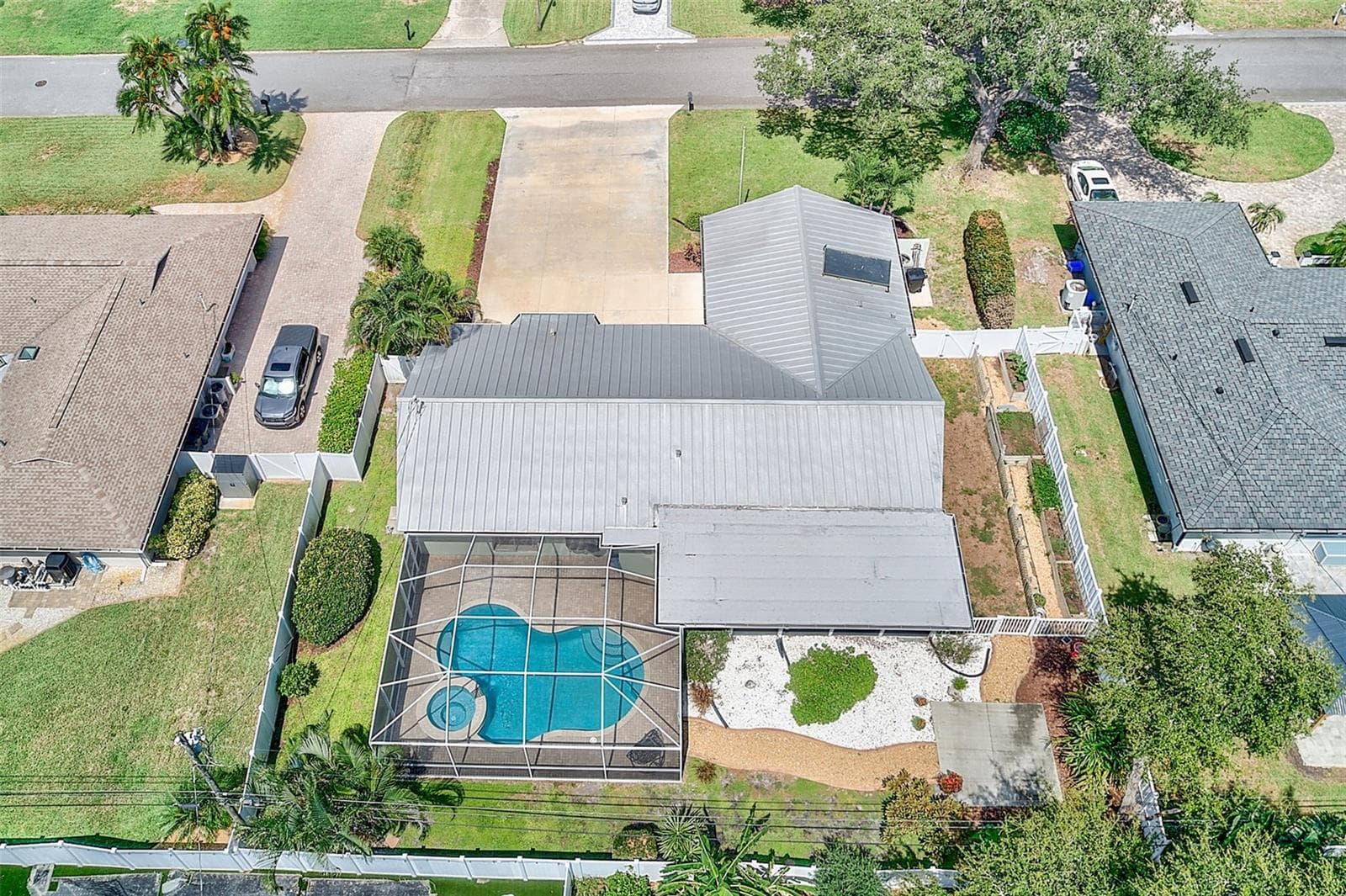 Single Family Residence at 809 JACARANDA DR, LARGO, photo 52 of 60