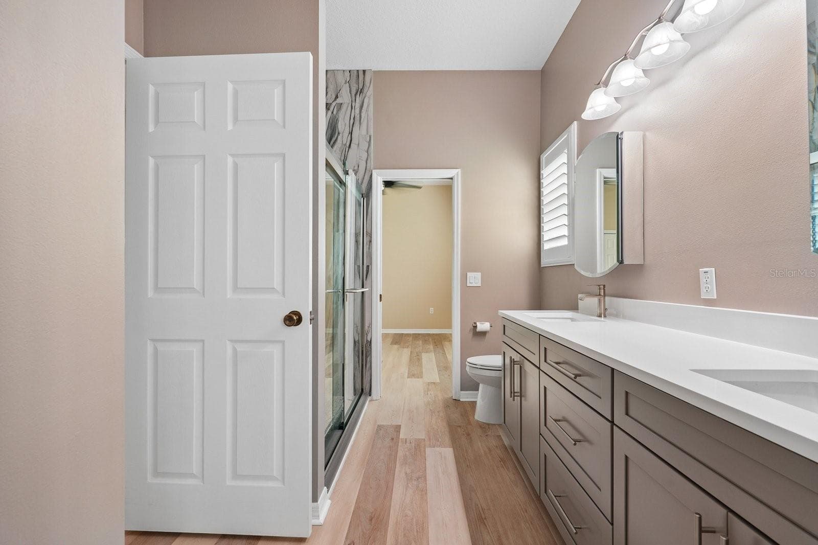 Jack & Jill/2nd Bath - 1003 KINGS WAY LN, TARPON SPRINGS